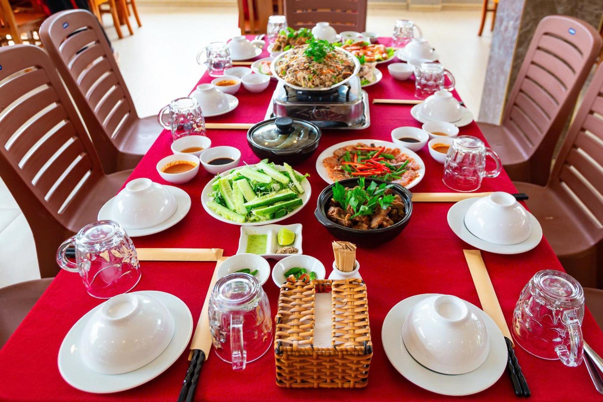 Chau Gia Hotel Vĩnh Hy Extérieur photo